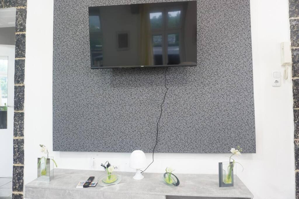 Apartment In Wuppertal - Charmante 3-Zimmer-Oase Mit Kamin Und Badewanne Ngoại thất bức ảnh