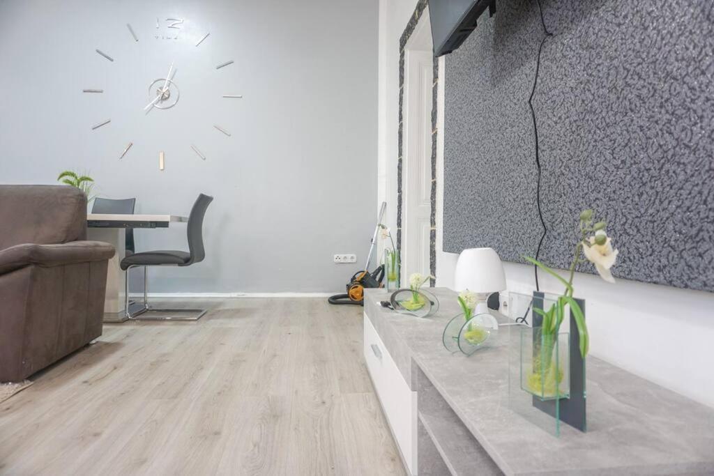 Apartment In Wuppertal - Charmante 3-Zimmer-Oase Mit Kamin Und Badewanne Ngoại thất bức ảnh