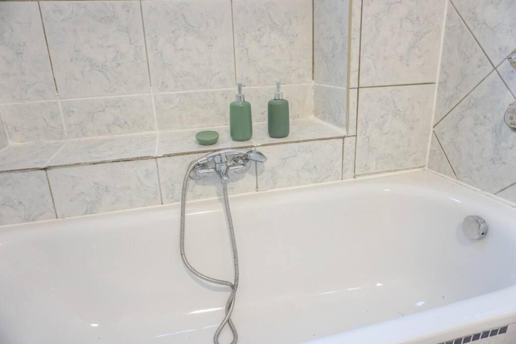 Apartment In Wuppertal - Charmante 3-Zimmer-Oase Mit Kamin Und Badewanne Ngoại thất bức ảnh